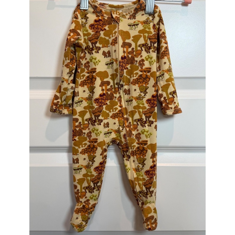41. Kate Quinn Mushroom Print Footed Zip Sleeper 0-3M Tan Earthy Fungi Romper
